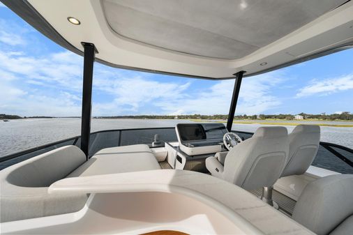 Azimut 68 image