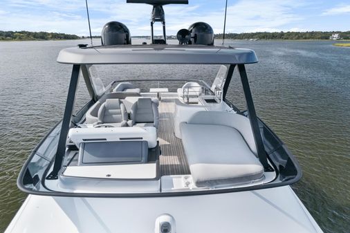 Azimut 68 image