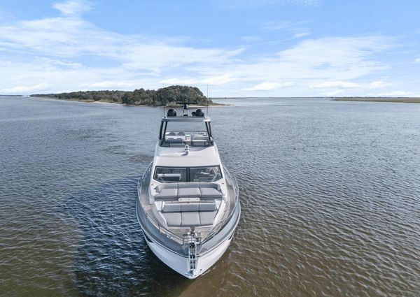 Azimut 68 image