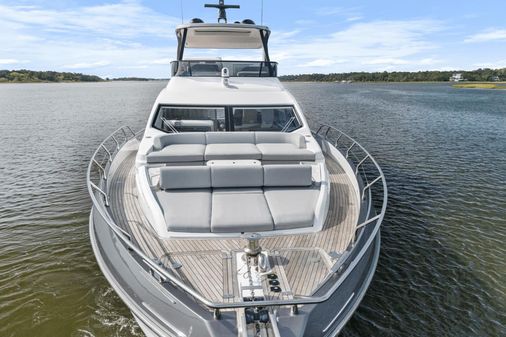 Azimut 68 image