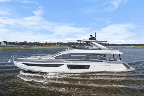 Azimut 68 image