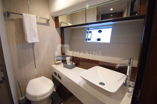 Fairline SQUADRON-65 image