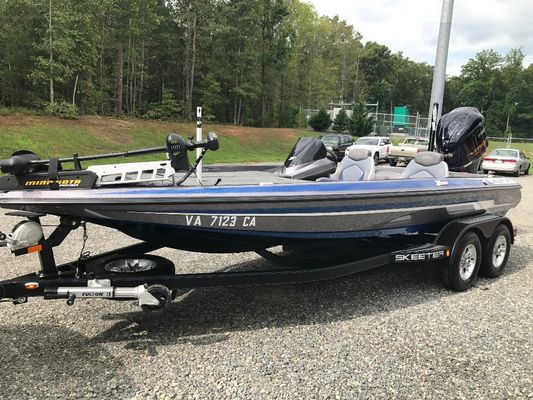 Skeeter ZX225 - main image