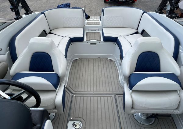 Crownline 270-SS-SURF image