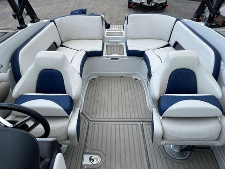 Crownline 270-SS-SURF image