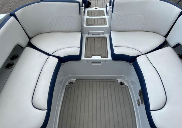 Crownline 270-SS-SURF image