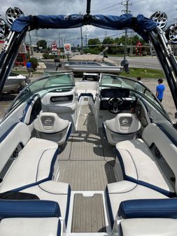 Crownline 270-SS-SURF image