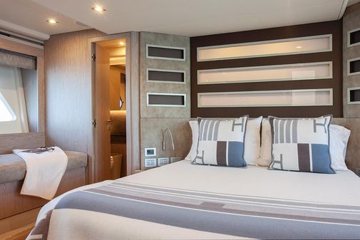 Ferretti Yachts 650 image
