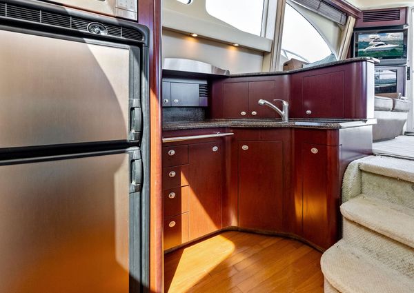 Sea Ray 44 Sedan Bridge image