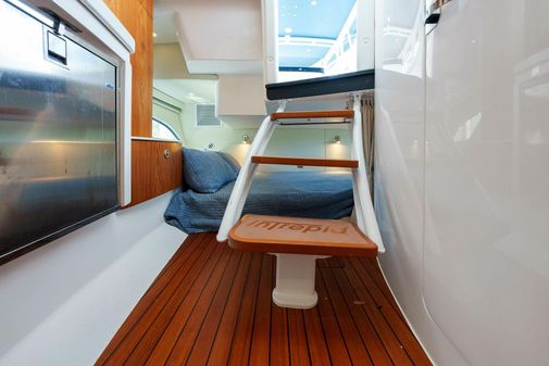 Intrepid 409 Valor image