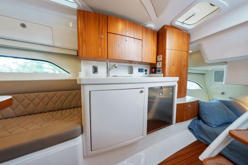 Intrepid 409 Valor image