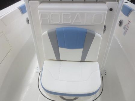 Robalo R272-CC image