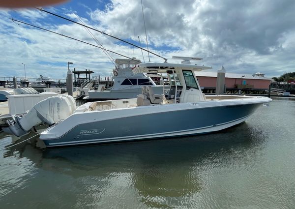 Boston Whaler 330 Outrage image