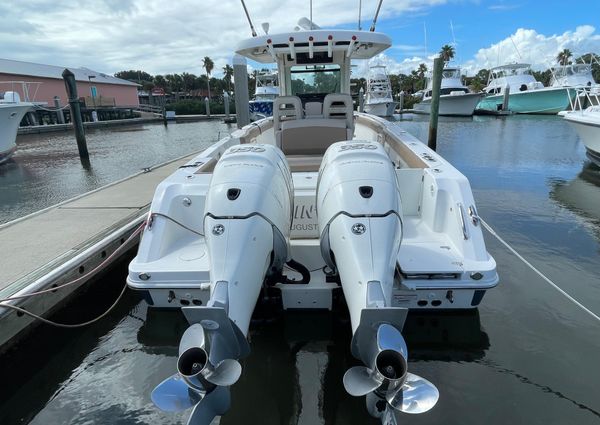 Boston Whaler 330 Outrage image