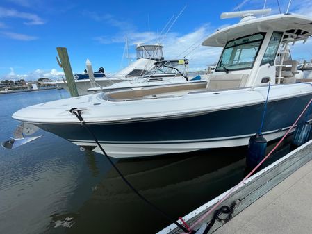 Boston Whaler 330 Outrage image