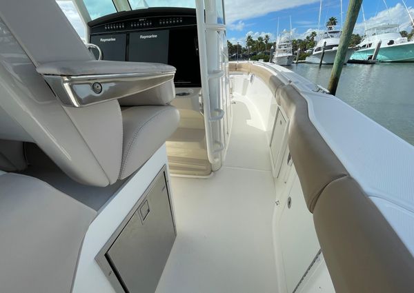 Boston Whaler 330 Outrage image