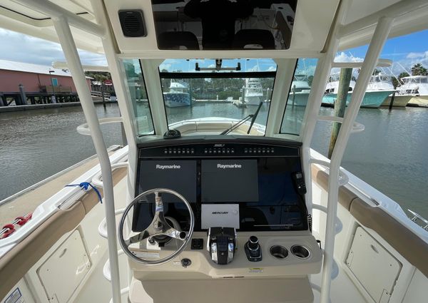 Boston Whaler 330 Outrage image