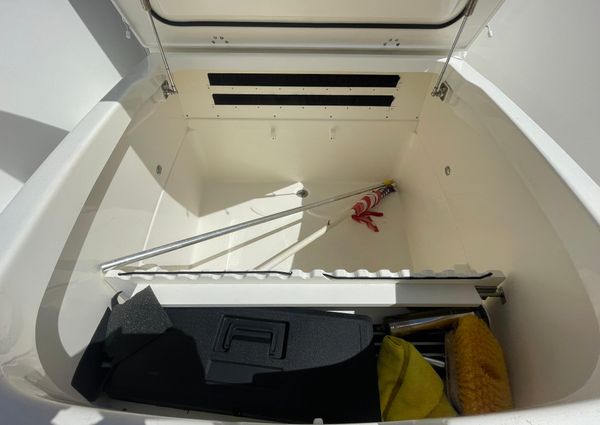 Boston Whaler 330 Outrage image