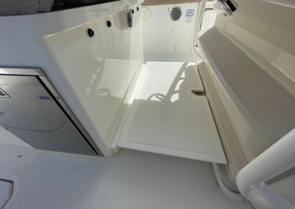 Boston Whaler 330 Outrage image