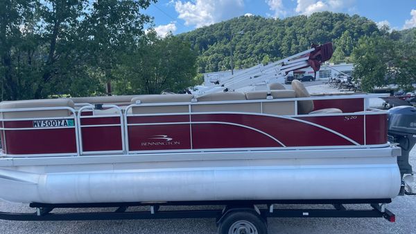 Bennington 20 SS