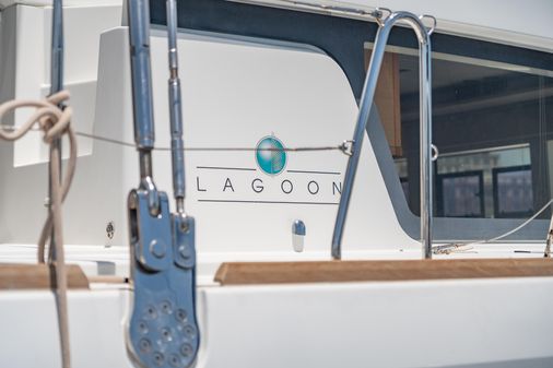 Lagoon 52 image