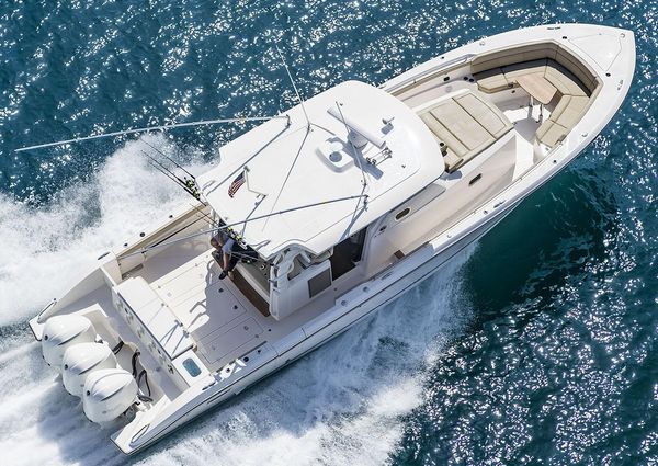 Pursuit S 408 Sport image