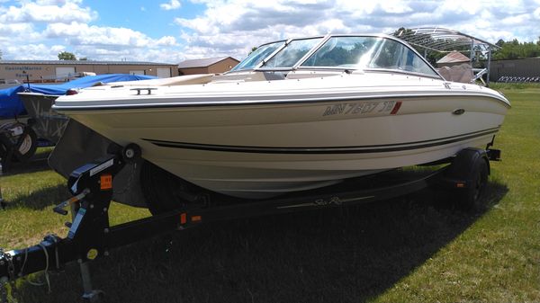 Sea Ray 182 Bow Rider