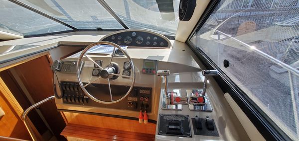 Bayliner 3988 Command Bridge Motoryacht image