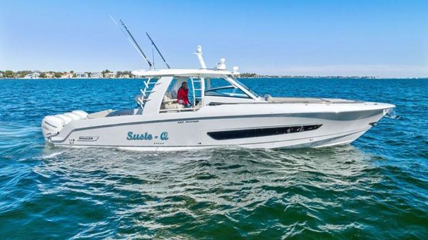 Boston Whaler 420 Outrage