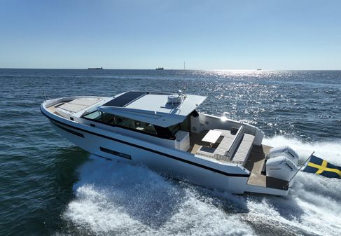 Delta Powerboats 48 Coupe image