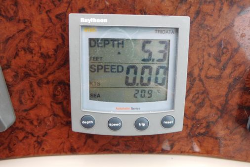 Sea Ray 460 Sundancer image