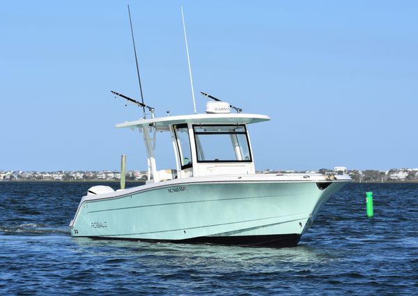 Robalo R302 Center Console image