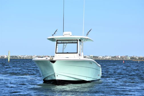 Robalo R302 Center Console image