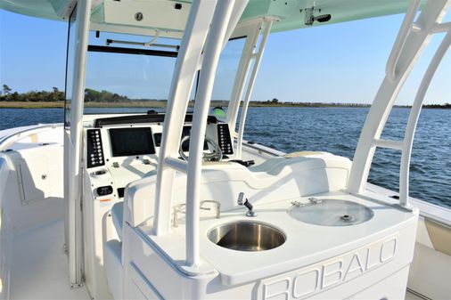 Robalo R302 Center Console image