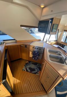 Bayliner 3988 image