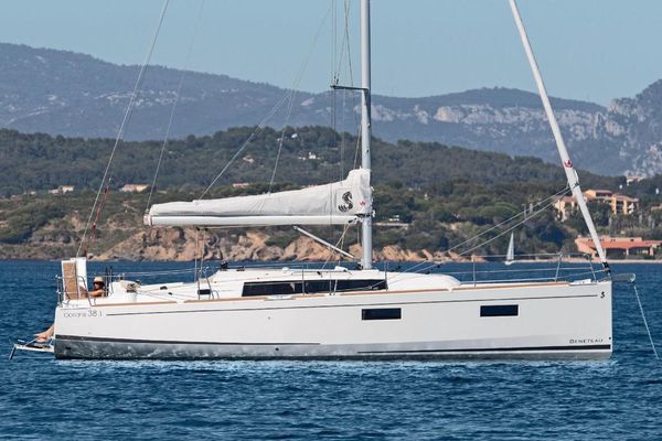 Beneteau America Oceanis 38.1 - main image