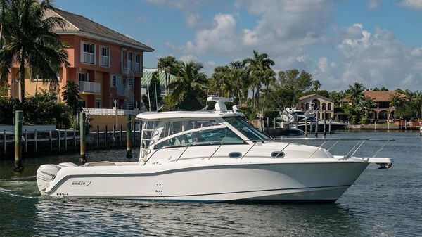 Boston Whaler 345 Conquest