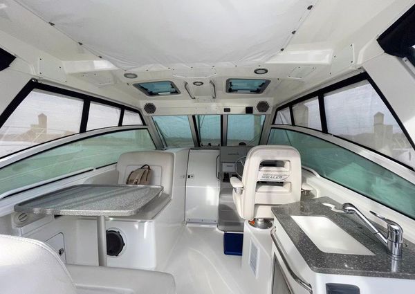 Boston Whaler 345 Conquest image