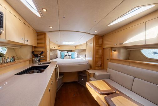 Sea Ray 370 Sundancer image