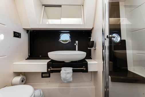 Azimut 55S image