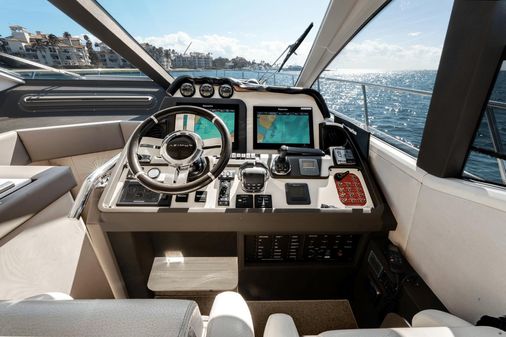 Azimut 55S image