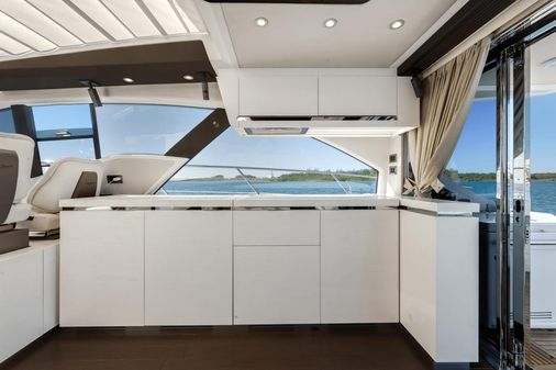 Azimut 55S image