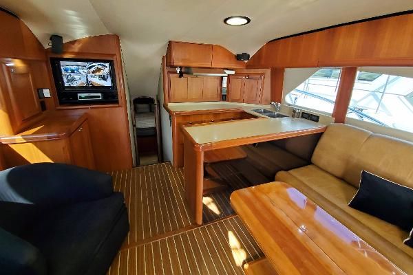 Luhrs 41-CONVERTIBLE image
