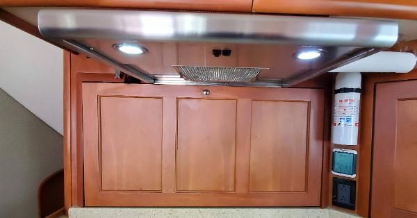 Luhrs 41-CONVERTIBLE image