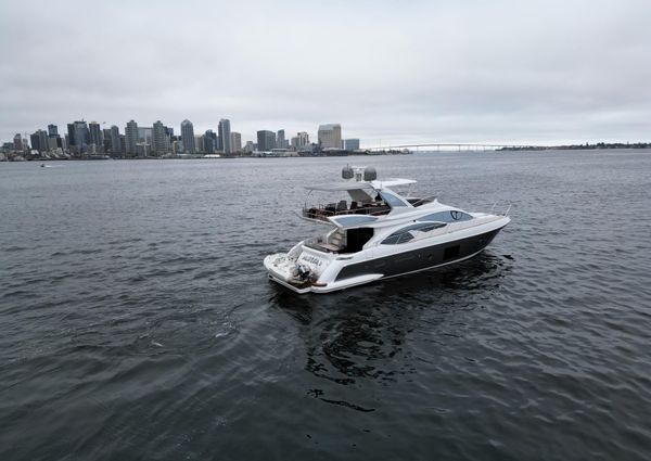 Azimut 60 Flybridge image