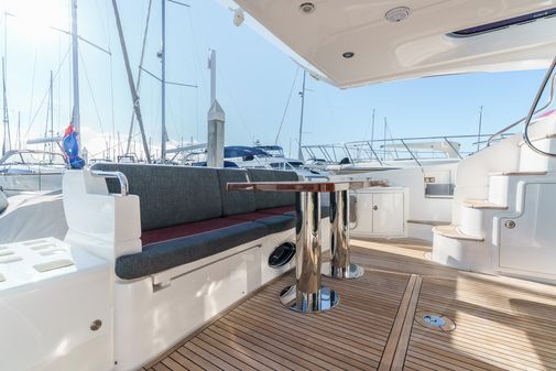 Azimut 60 Flybridge image