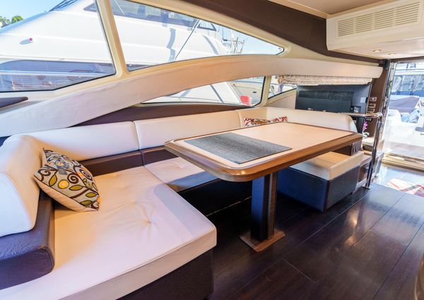 Azimut 60 Flybridge image