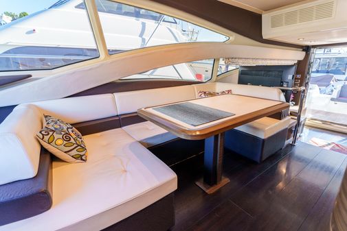 Azimut 60 Flybridge image