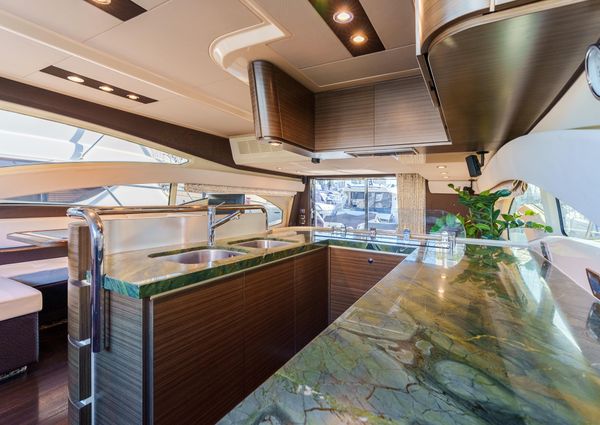 Azimut 60 Flybridge image