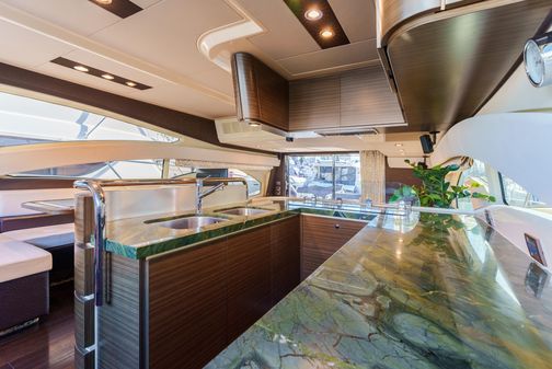 Azimut 60 Flybridge image